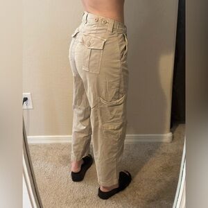 American Eagle Outfitters Khaki barrel Cargos. Adjustable waist